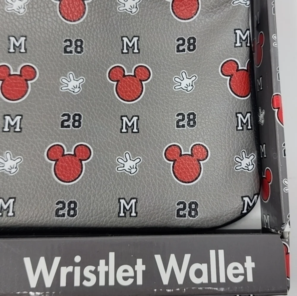 Disney Mickey‎ Mouse Wristlet Wallet New